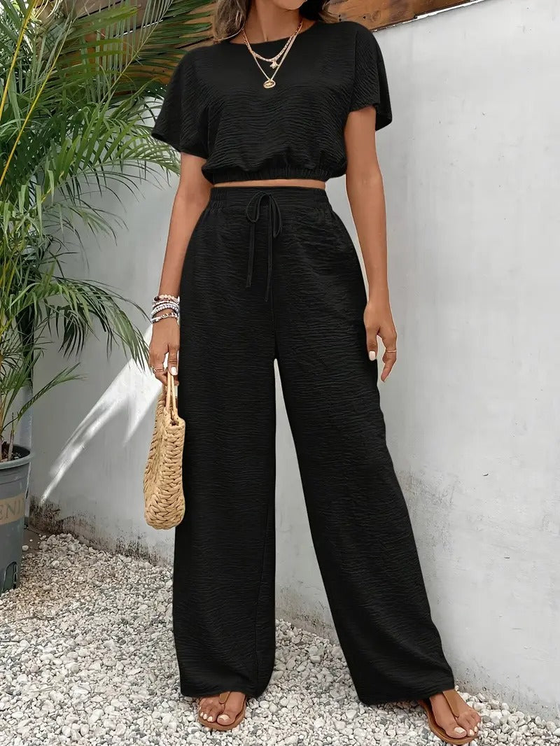 Crop top chic et pantalon taille haute