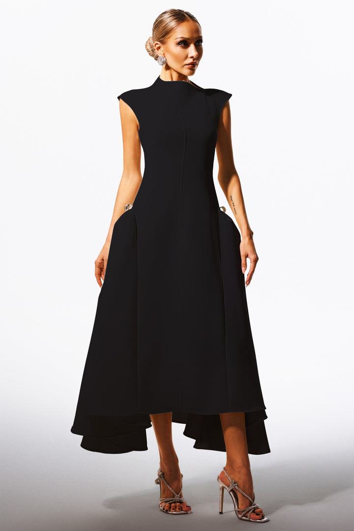 Robe longue sans manches chic et intemporelle
