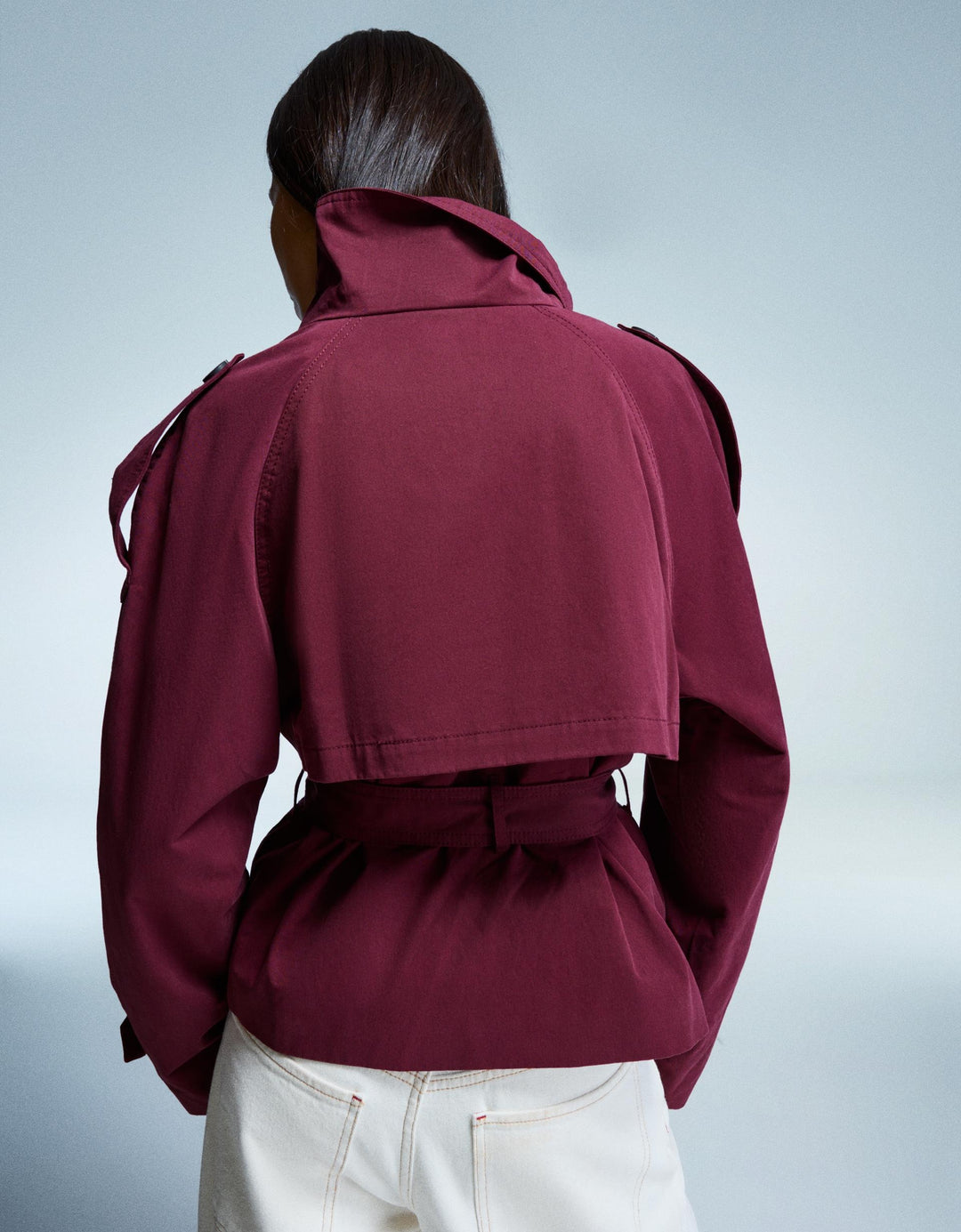 Trench-coat court
