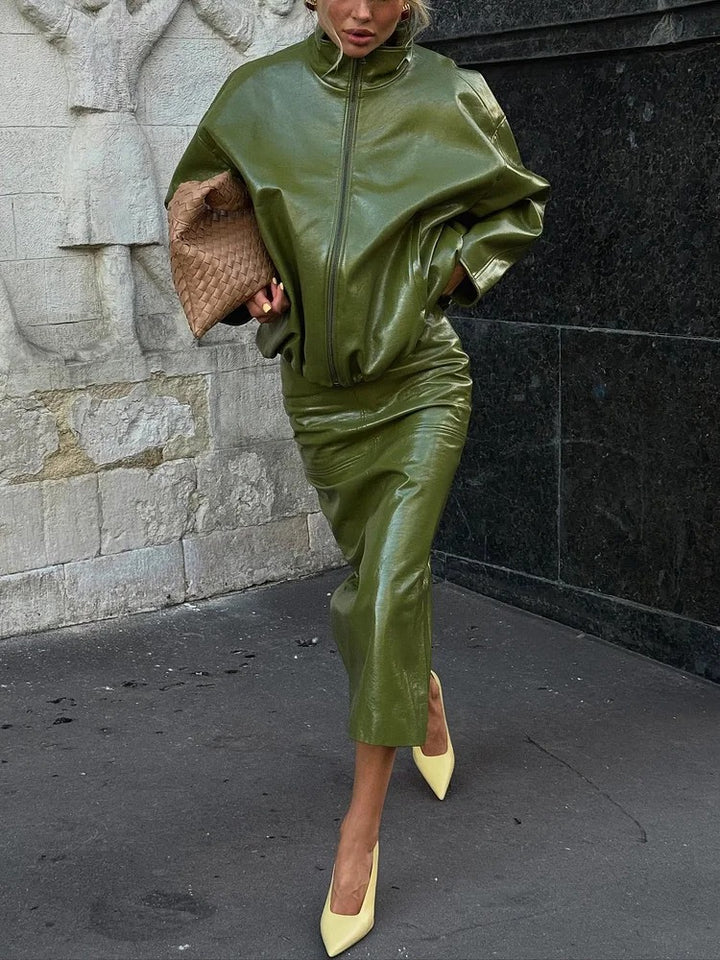Ensemble veste et jupe midi en similicuir vert olive