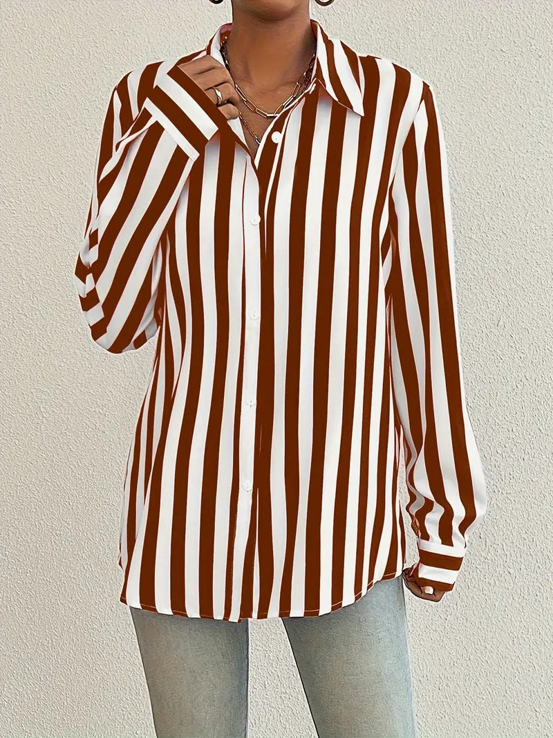 Chemise à boutons rayée élégante