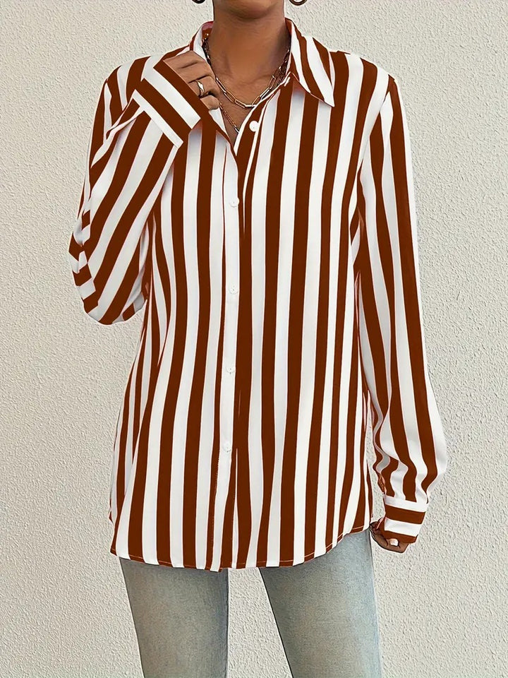 Chemise à boutons rayée élégante