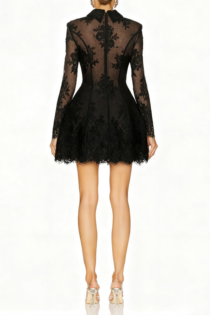 Robe courte en dentelle florale