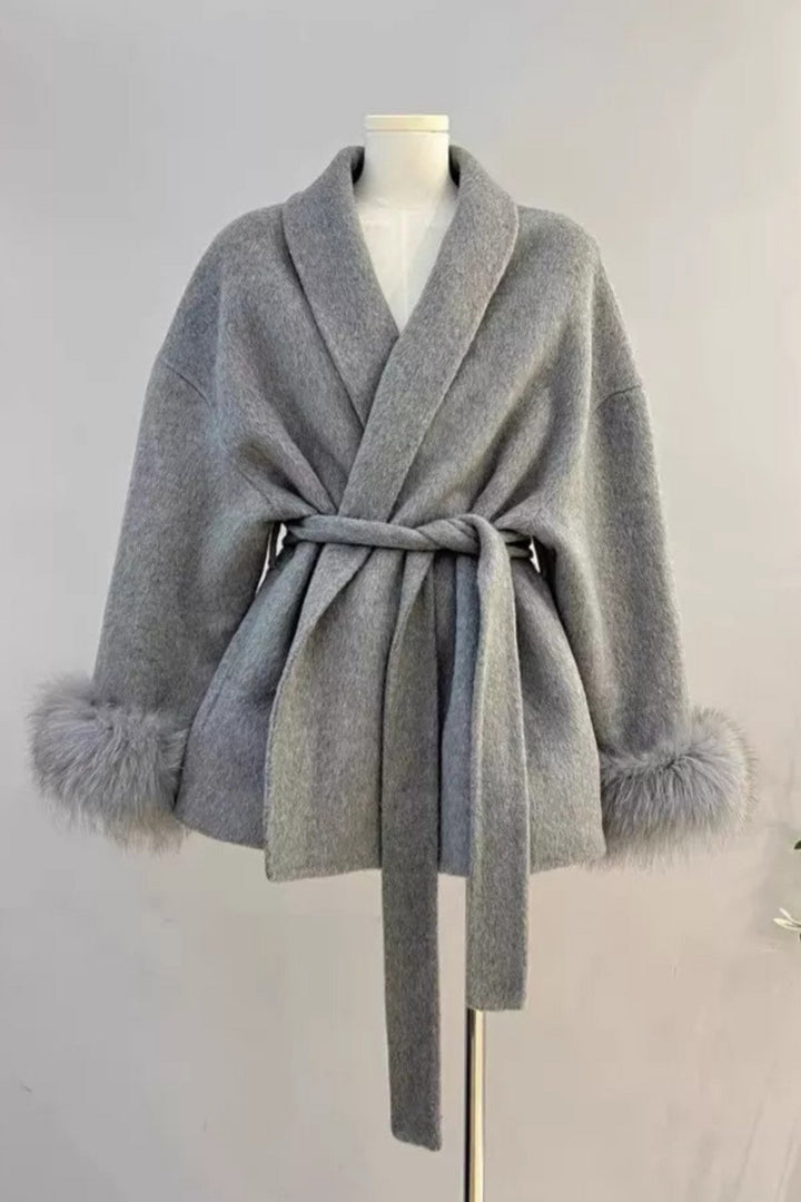 Veste en fourrure à nouer