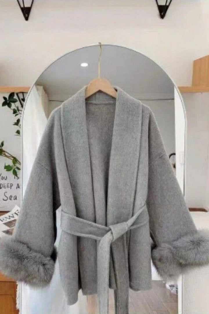 Veste en fourrure à nouer