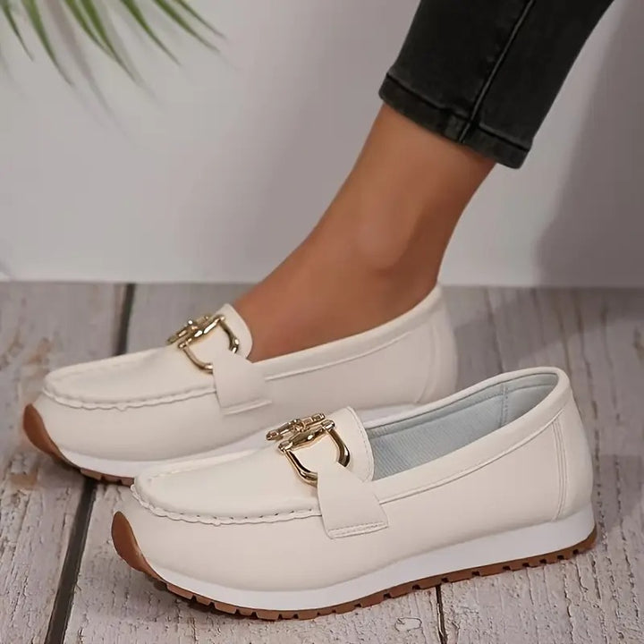 Mules élégantes à bride métallique