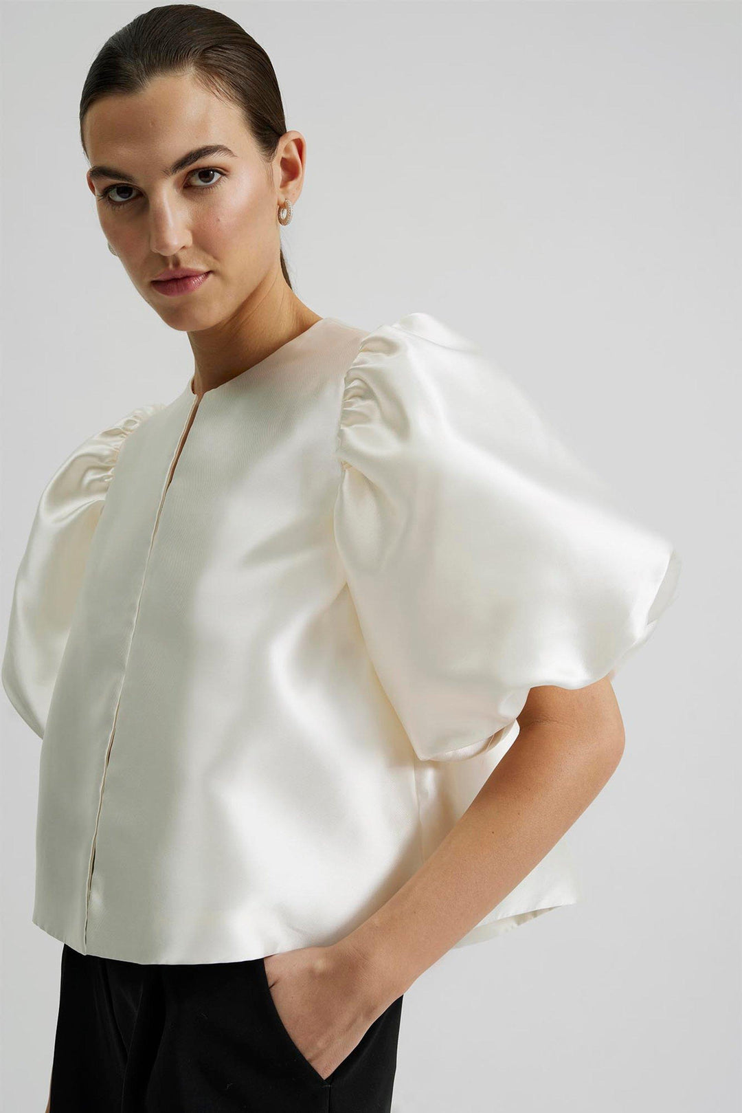 Chemise Cleo – Élégance aérée avec manches ballon
