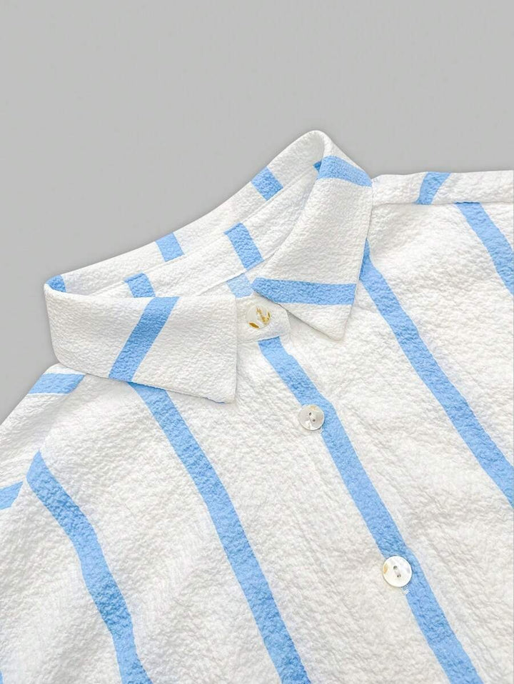 Chemise ample à rayures un look décontracté