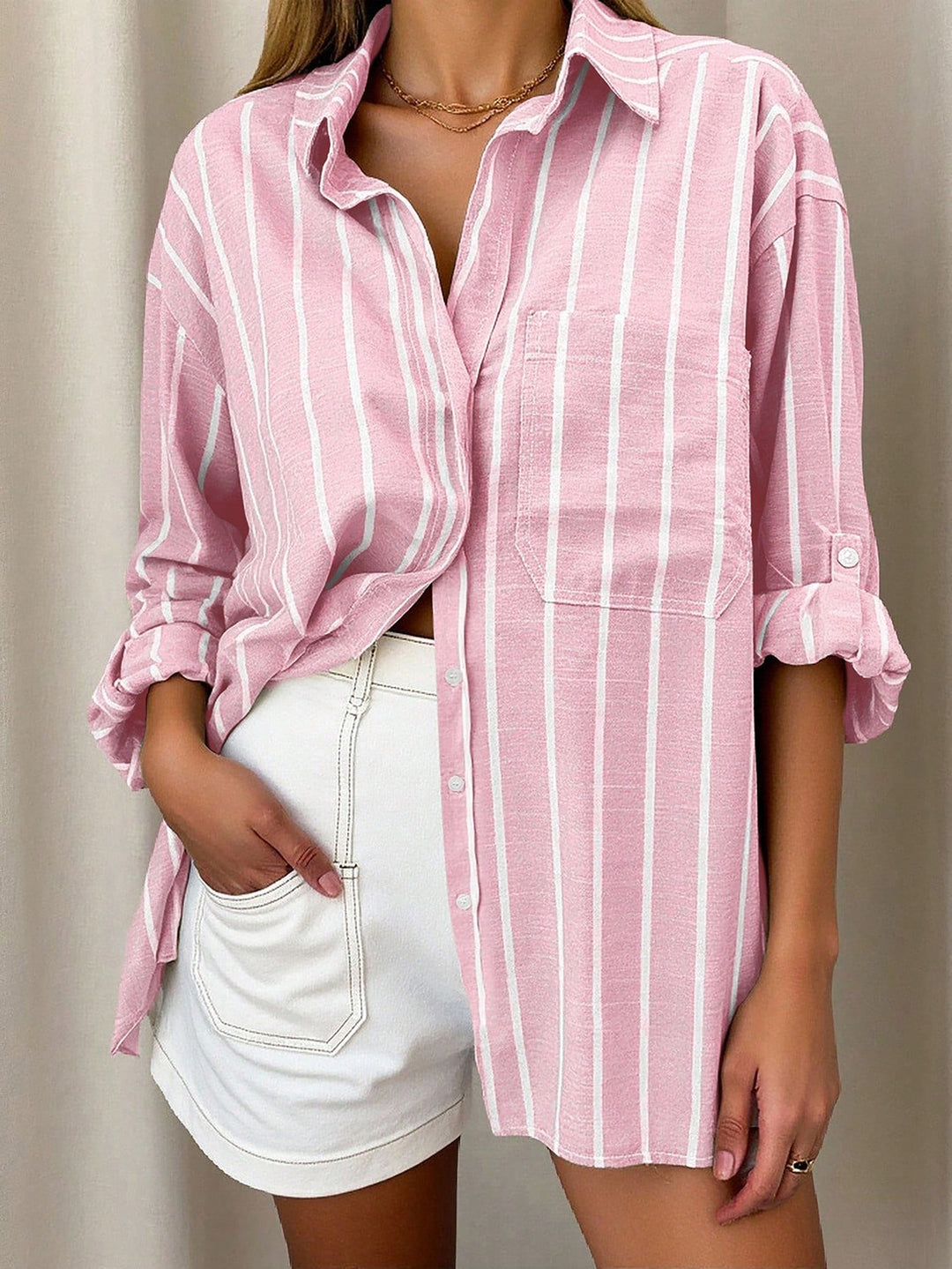Chemise décontractée à rayures et épaules tombantes