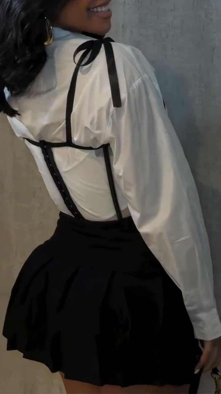 Ensemble chemise corset et jupe à bretelles