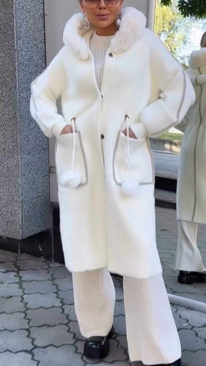 Manteau à capuche et cordon de serrage