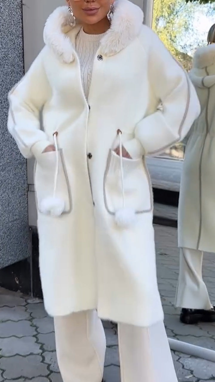 Manteau à capuche et cordon de serrage