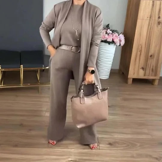 Ensemble 3 pièces comprenant un long cardigan, un top et un pantalon ( ceinture incluse )