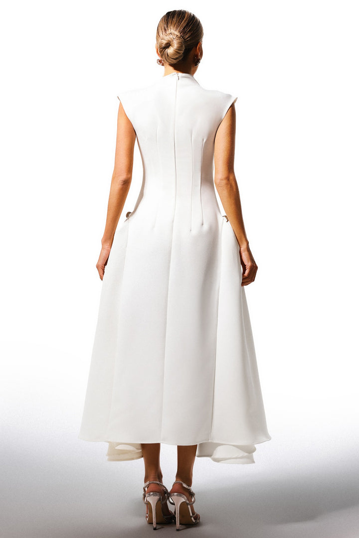 Robe longue sans manches chic et intemporelle