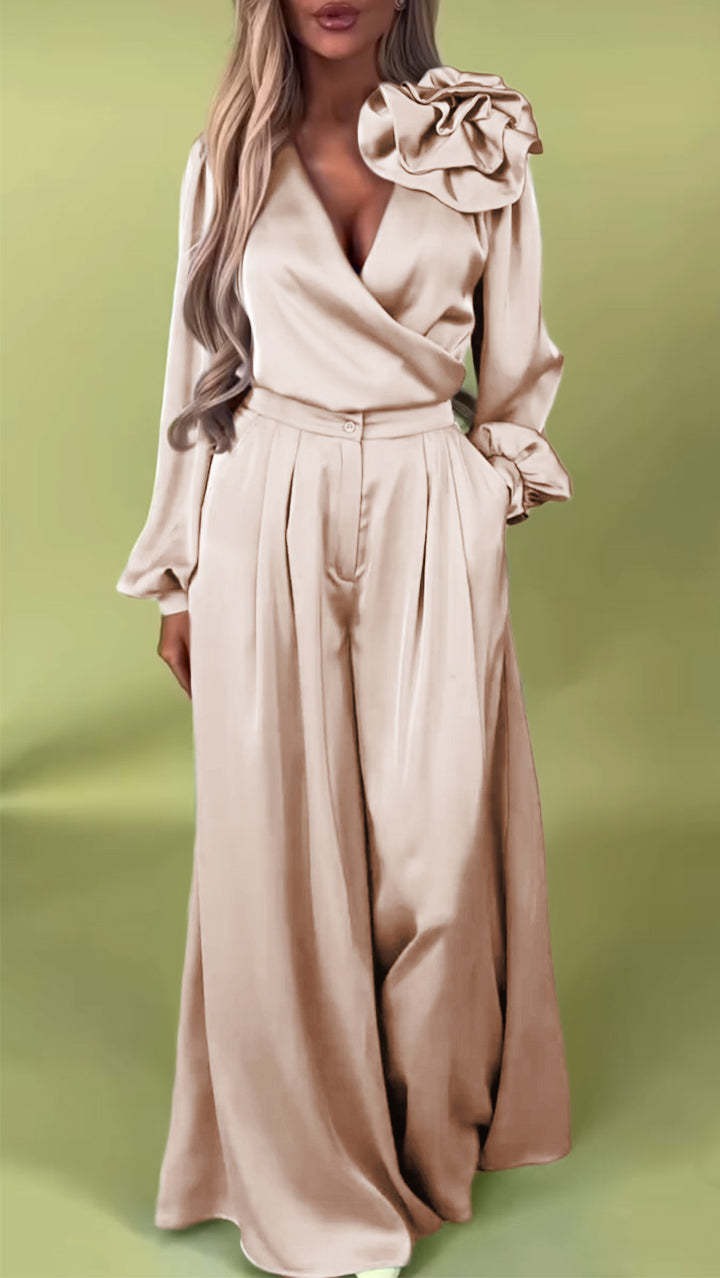 Costumes deux pièces élégants en satin à col en V