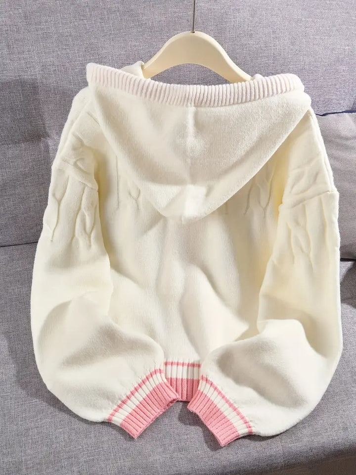 Cardigan à capuche boutonné avec détails cœur