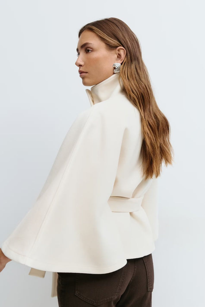 Veste cape à ceinture