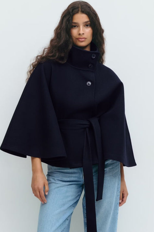 Veste cape à ceinture