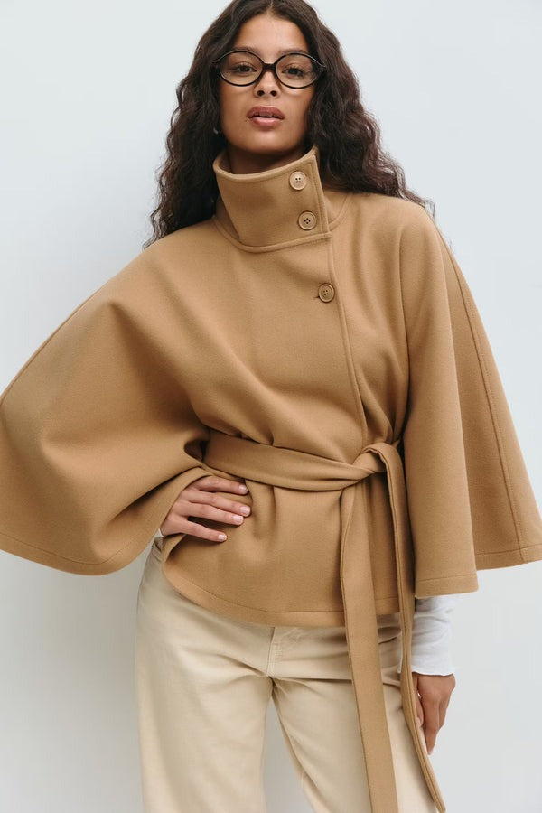 Veste cape à ceinture
