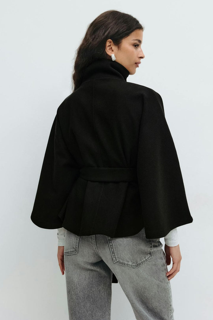 Veste cape à ceinture