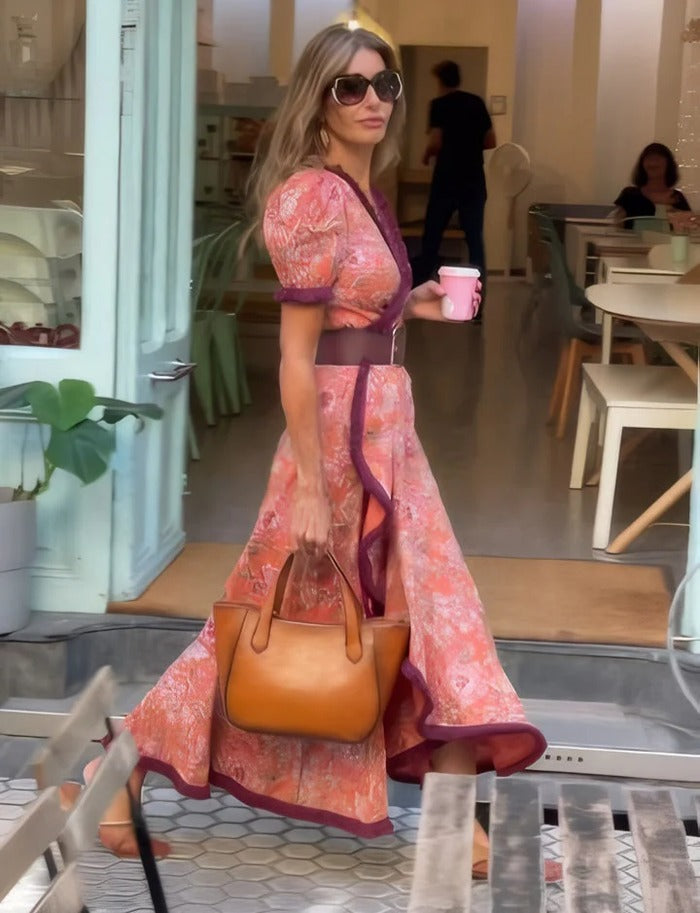 Robe longue rose élégante à manches courtes