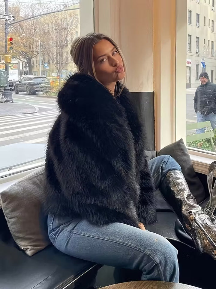 Manteau en fousse fourrure