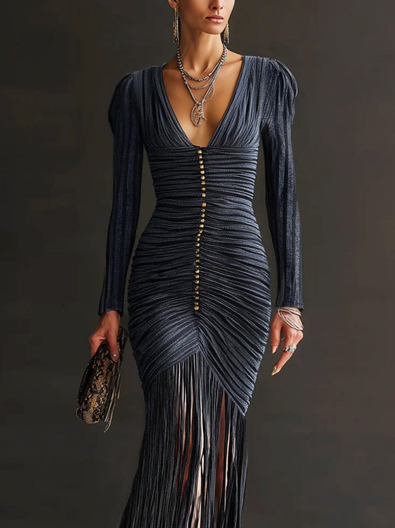 Robe moulante plissée et à franges