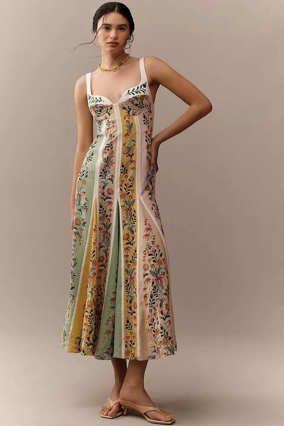 Robe longue à empiècements floraux en lin mélangé