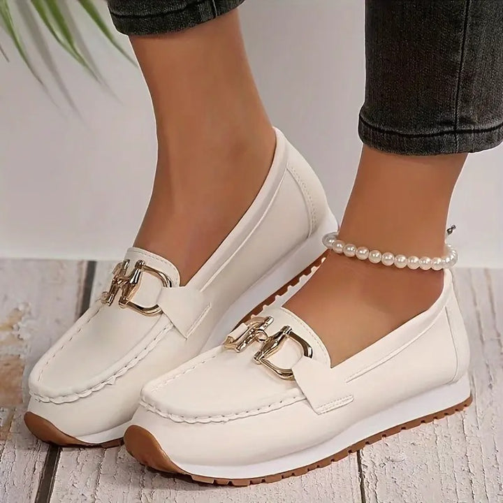 Mules élégantes à bride métallique