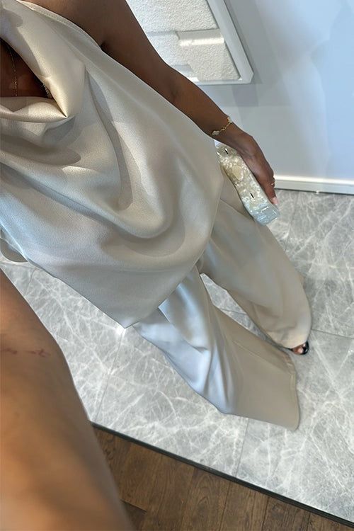 Ensemble en satin à col bénitier et pantalon taille large