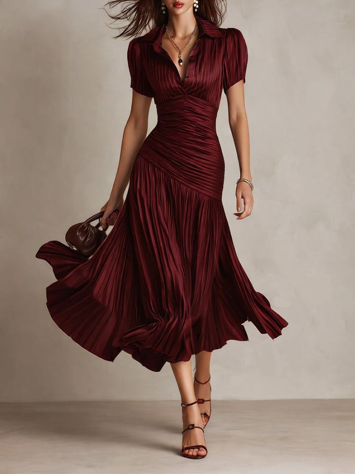Robe midi moulante en satin plissé à rayures rétro
