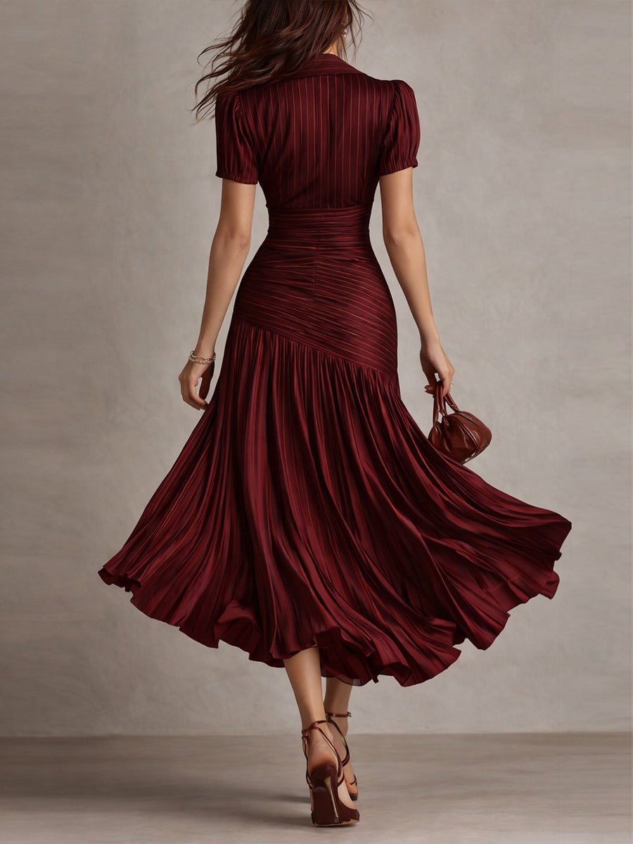 Robe midi moulante en satin plissé à rayures rétro