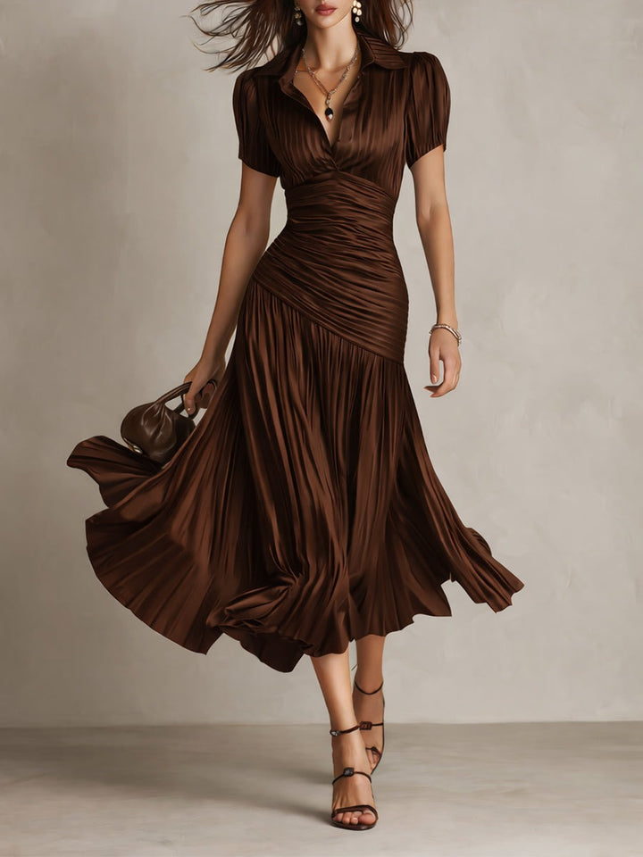 Robe midi moulante en satin plissé à rayures rétro