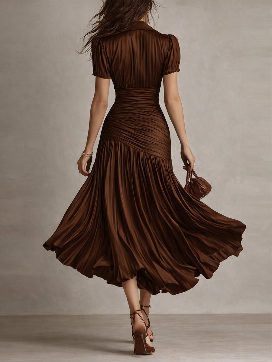 Robe midi moulante en satin plissé à rayures rétro