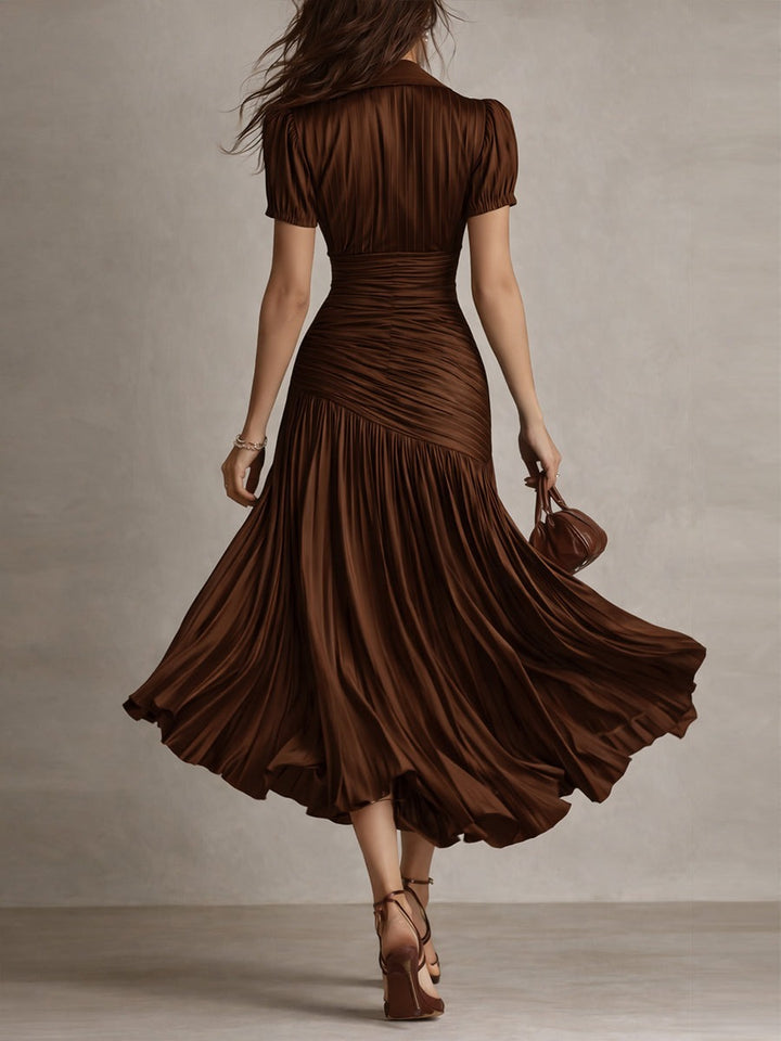 Robe midi moulante en satin plissé à rayures rétro