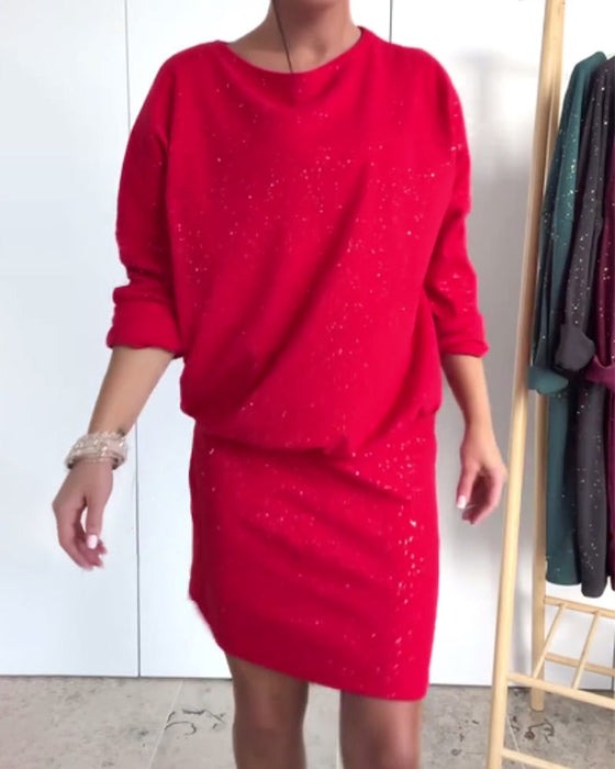 Robe pull à col rond ornée de fines paillettes