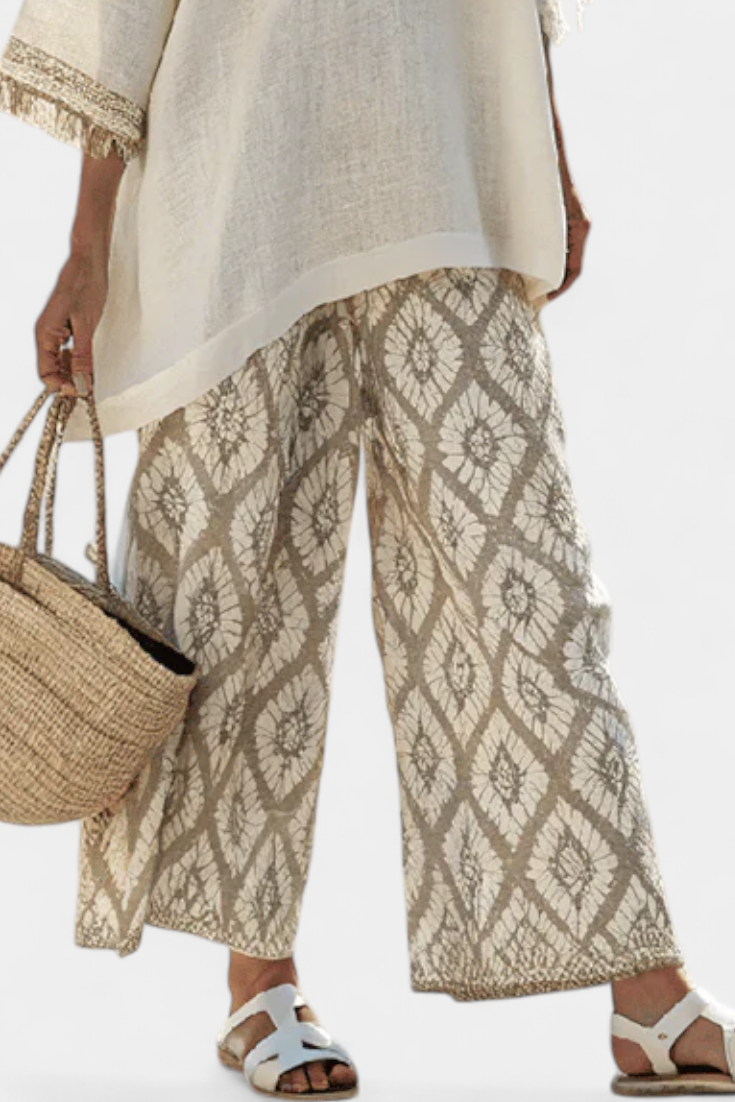 Haut sophistiqué et pantalons décontractés