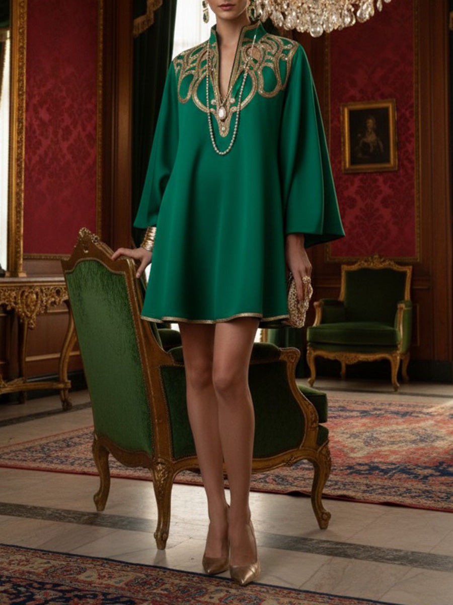 Robes imprimées contrastées et à col montant fendu