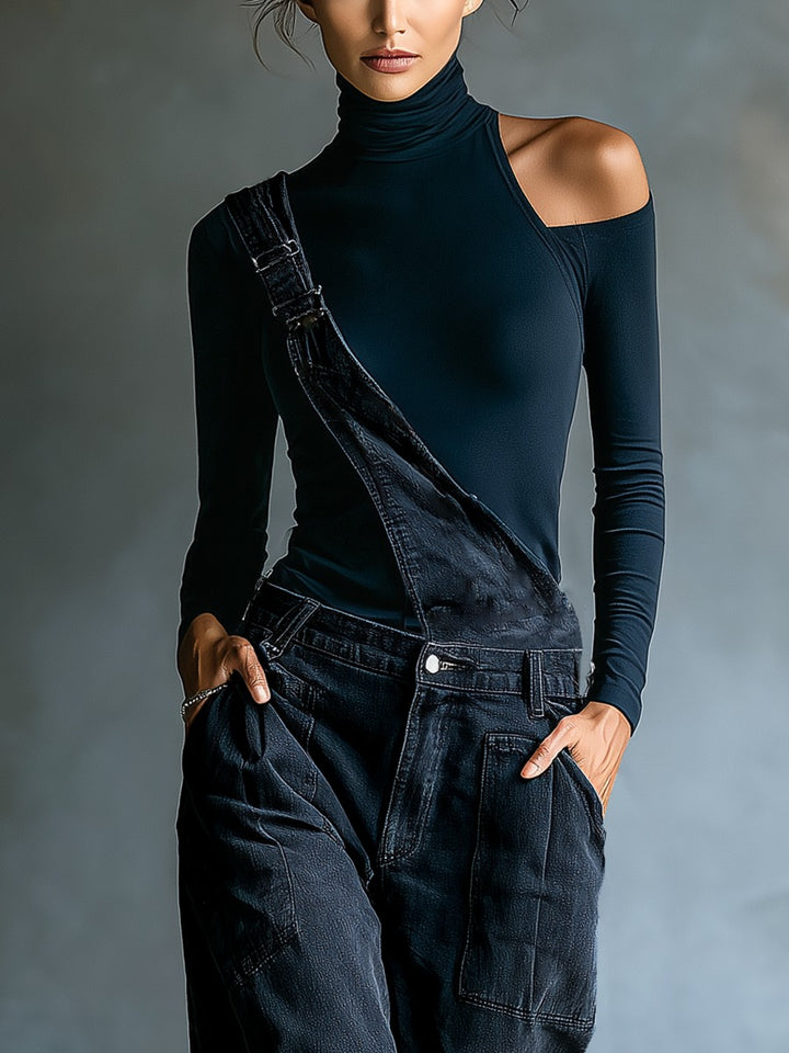 Ensemble haut à col roulé et salopette ample en jean