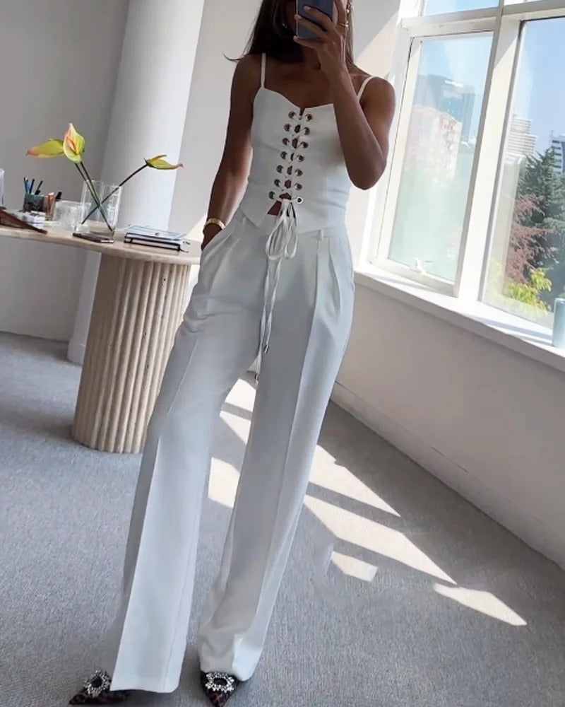 Ensemble deux pièces haut et pantalon à cordons