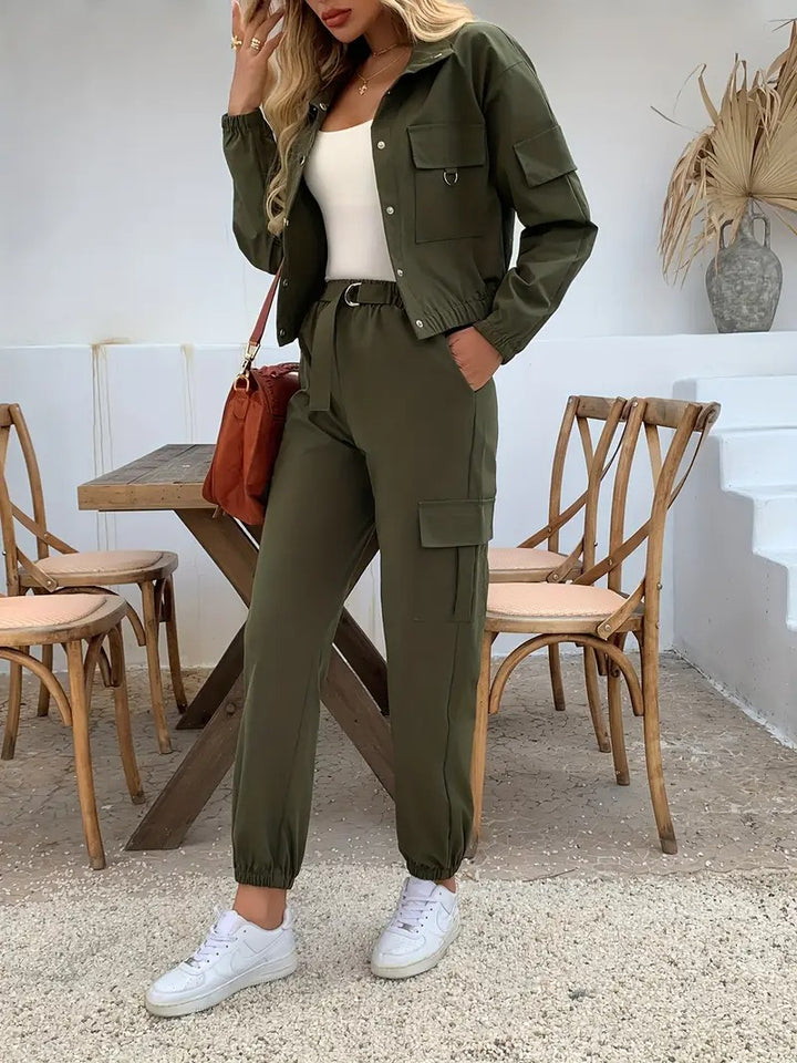 Ensemble avec veste boutonné et pantalon à cordon