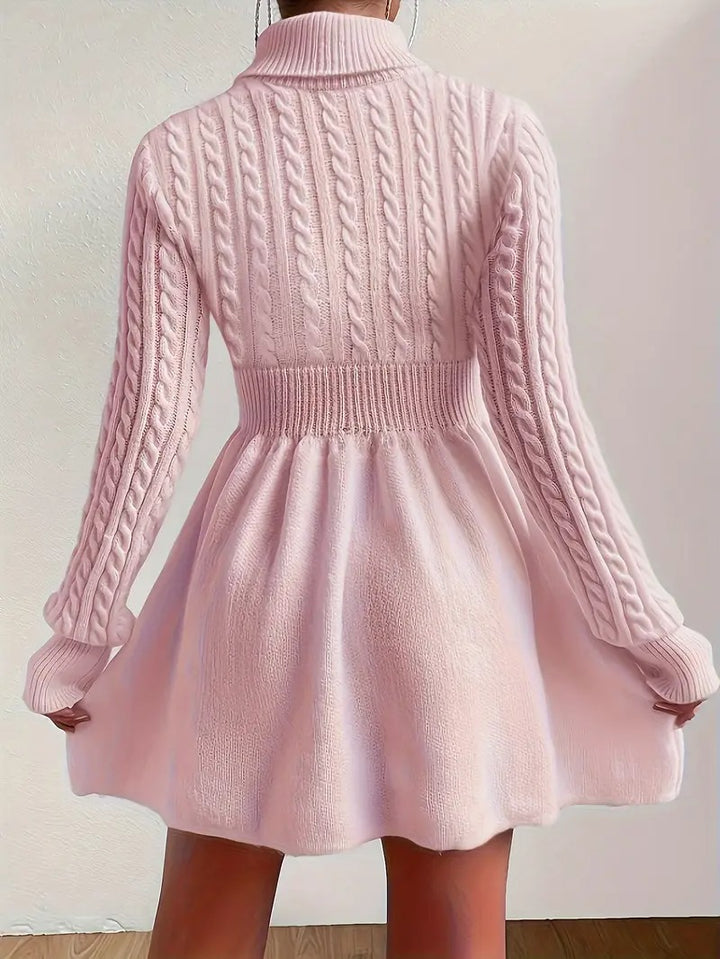 Robe pull col roulé en tricot torsadé