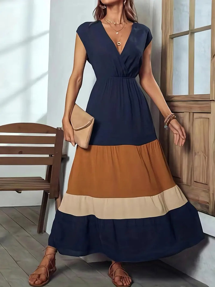 Robe trapèze à col bénitier sans manches