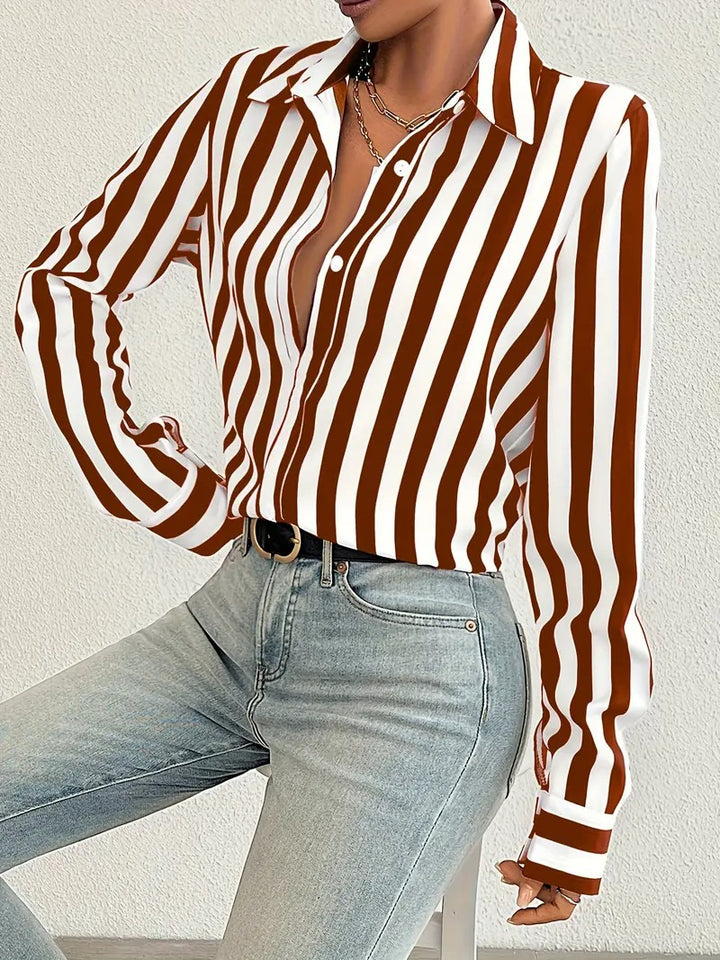 Chemise à boutons rayée élégante