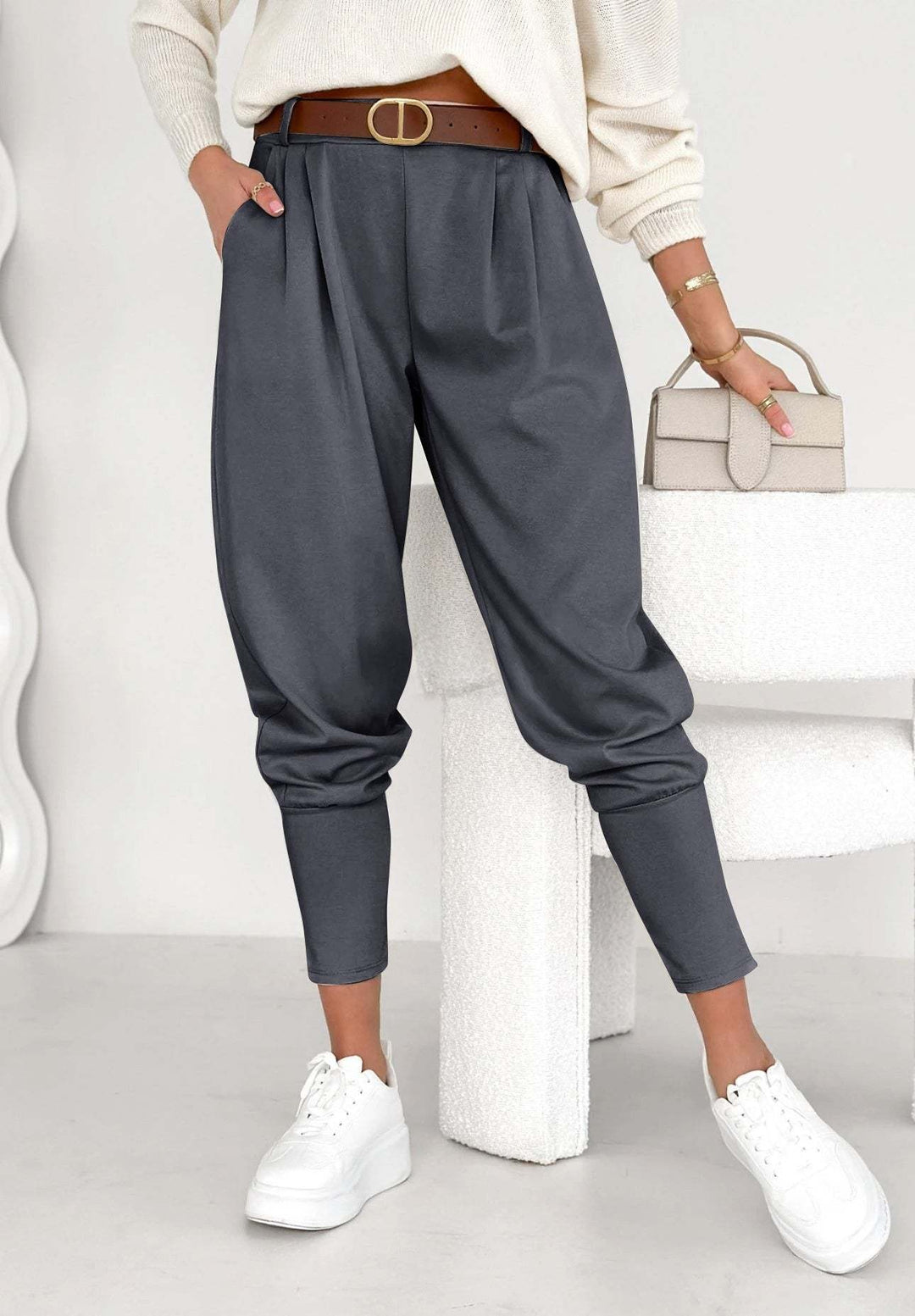 Pantalon sarouel décontracté et ceinturé pour femme
