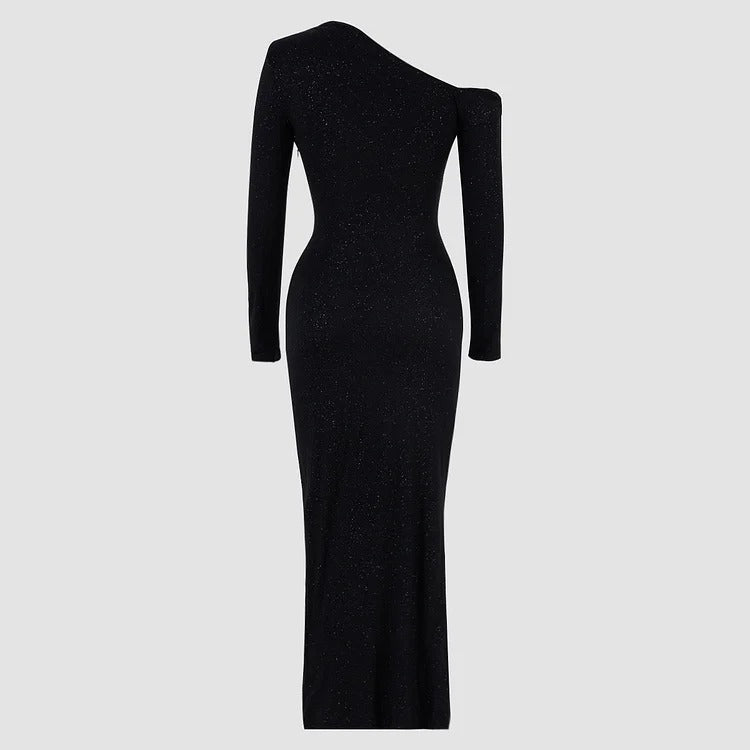 Robe à sequins torsadés et épaules dénudées