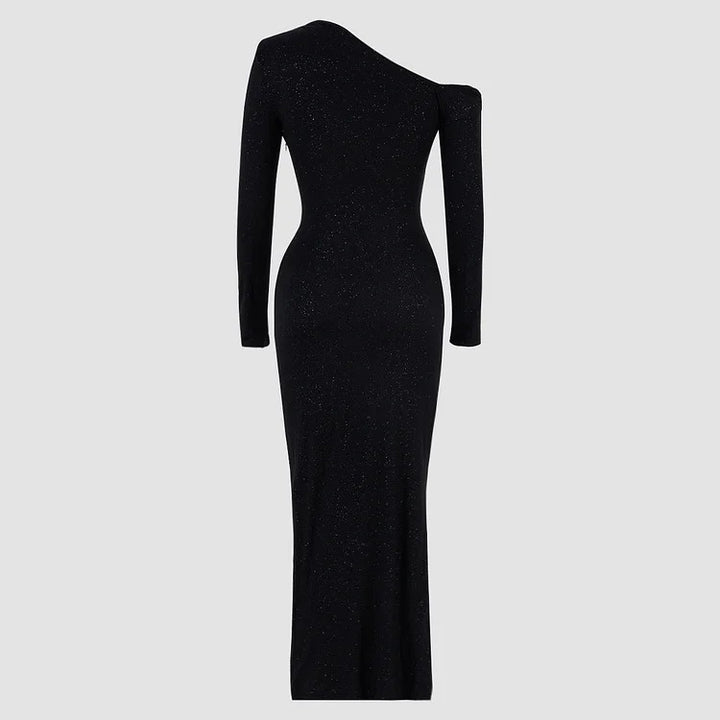 Robe à sequins torsadés et épaules dénudées