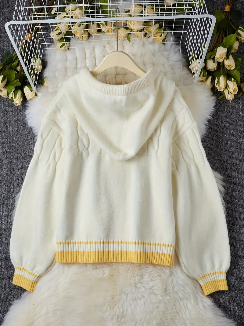 Cardigan à capuche boutonné avec détails cœur