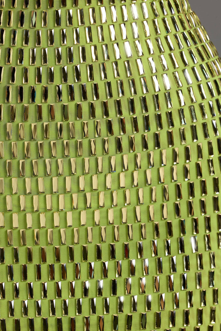Aurora – Mini-robe bandeau ornée en vert poire