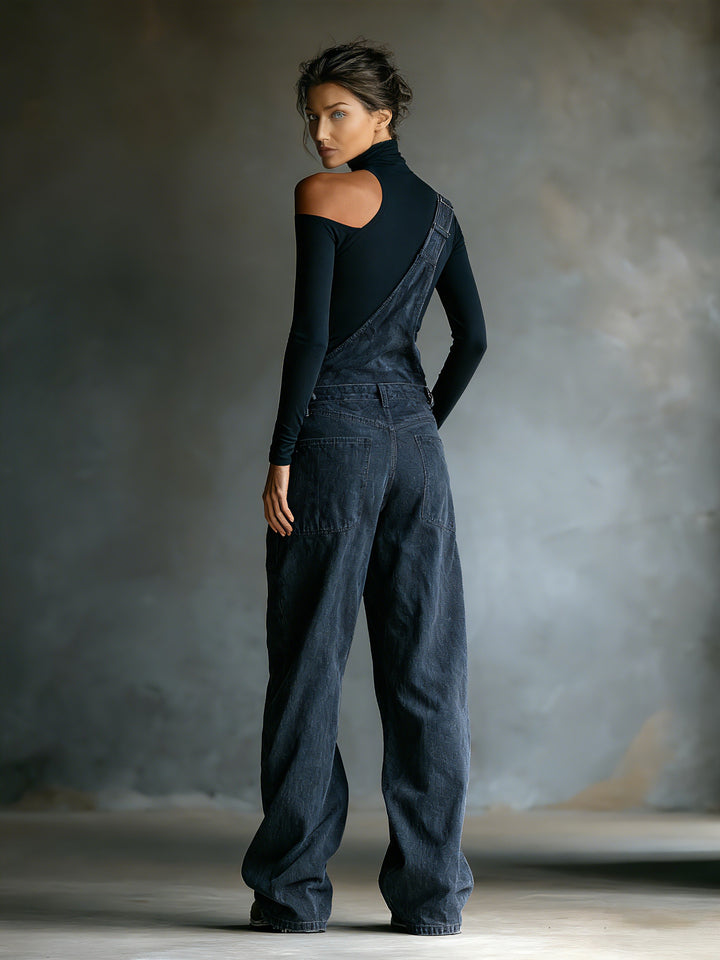 Ensemble haut à col roulé et salopette ample en jean